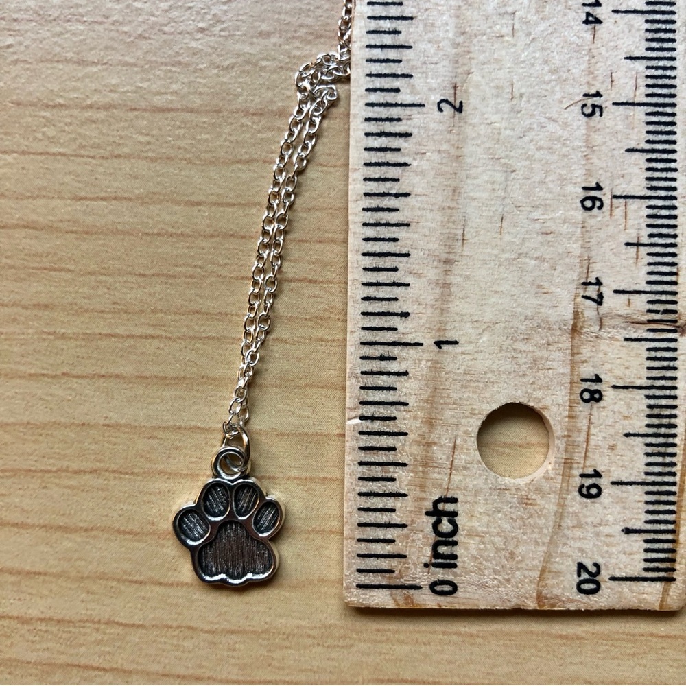 NWT Handmade Silver Paw Print Necklace - Picture 2 of 9